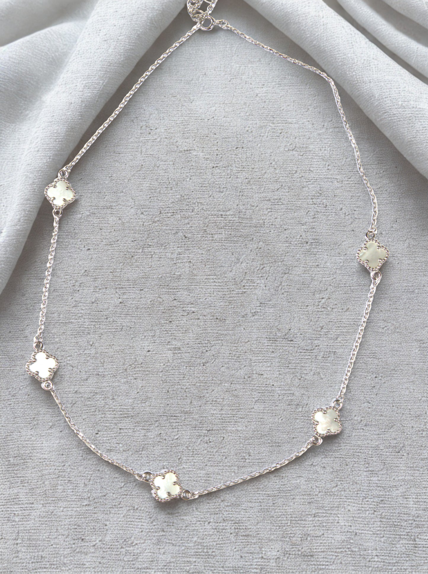 Silver Clover Elegance Necklace