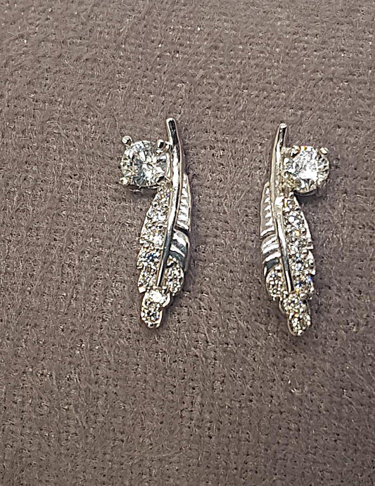 Mayra Feather Studs