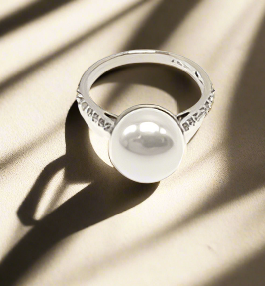 Aria Ring – Pure Grace in Every Curve